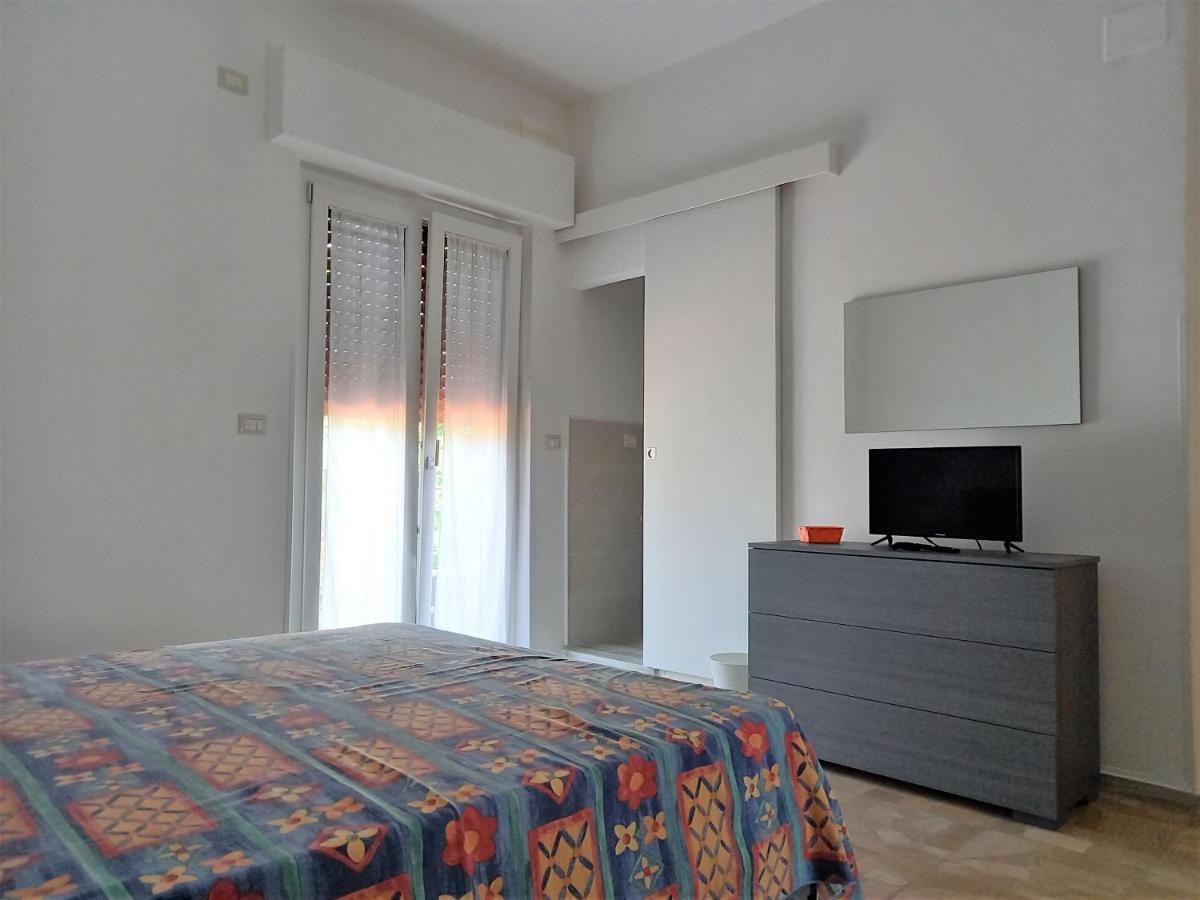 B&B La Vela Villa Rosa Di Martinsicuro Екстер'єр фото