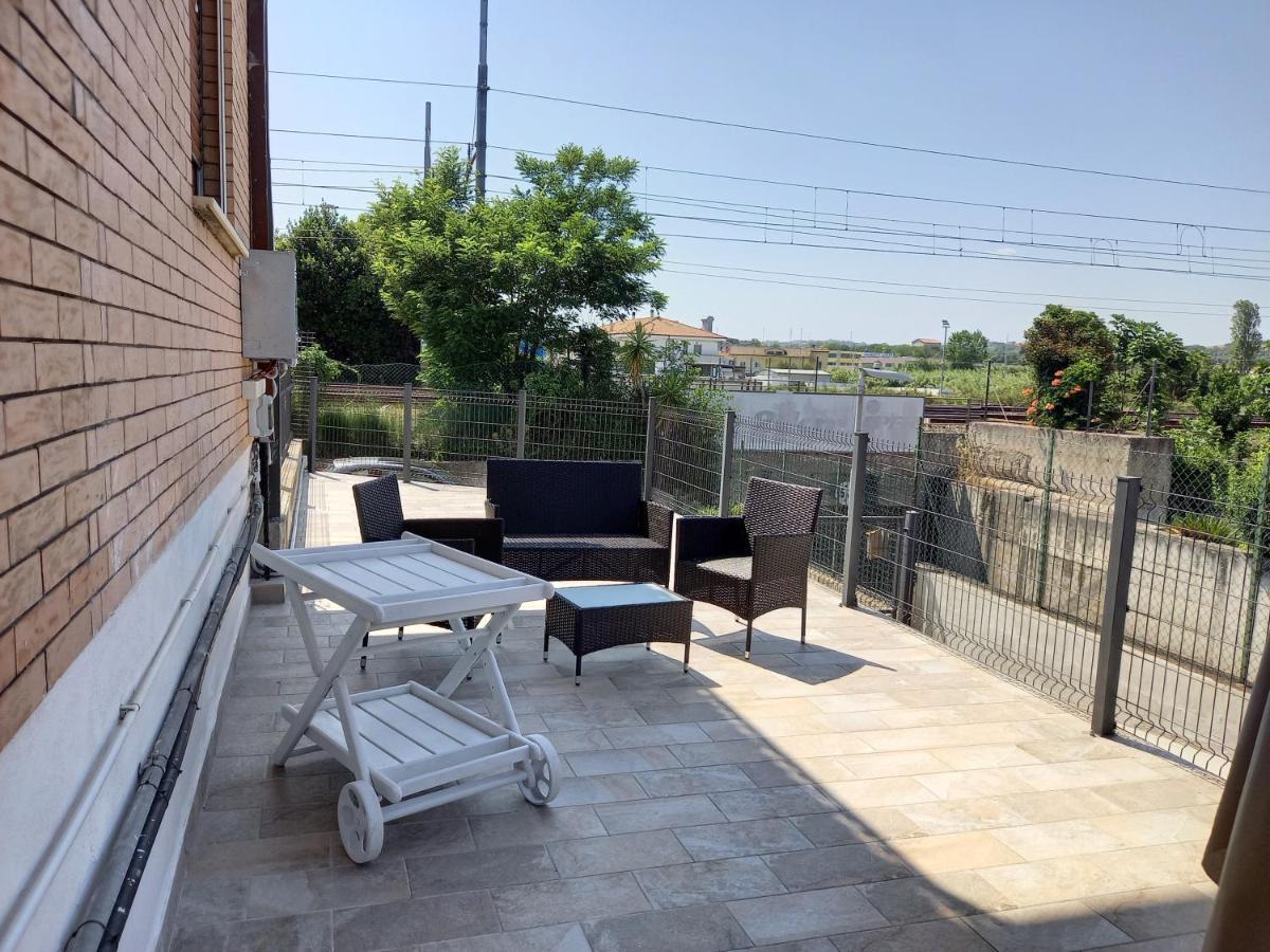B&B La Vela Villa Rosa Di Martinsicuro Екстер'єр фото