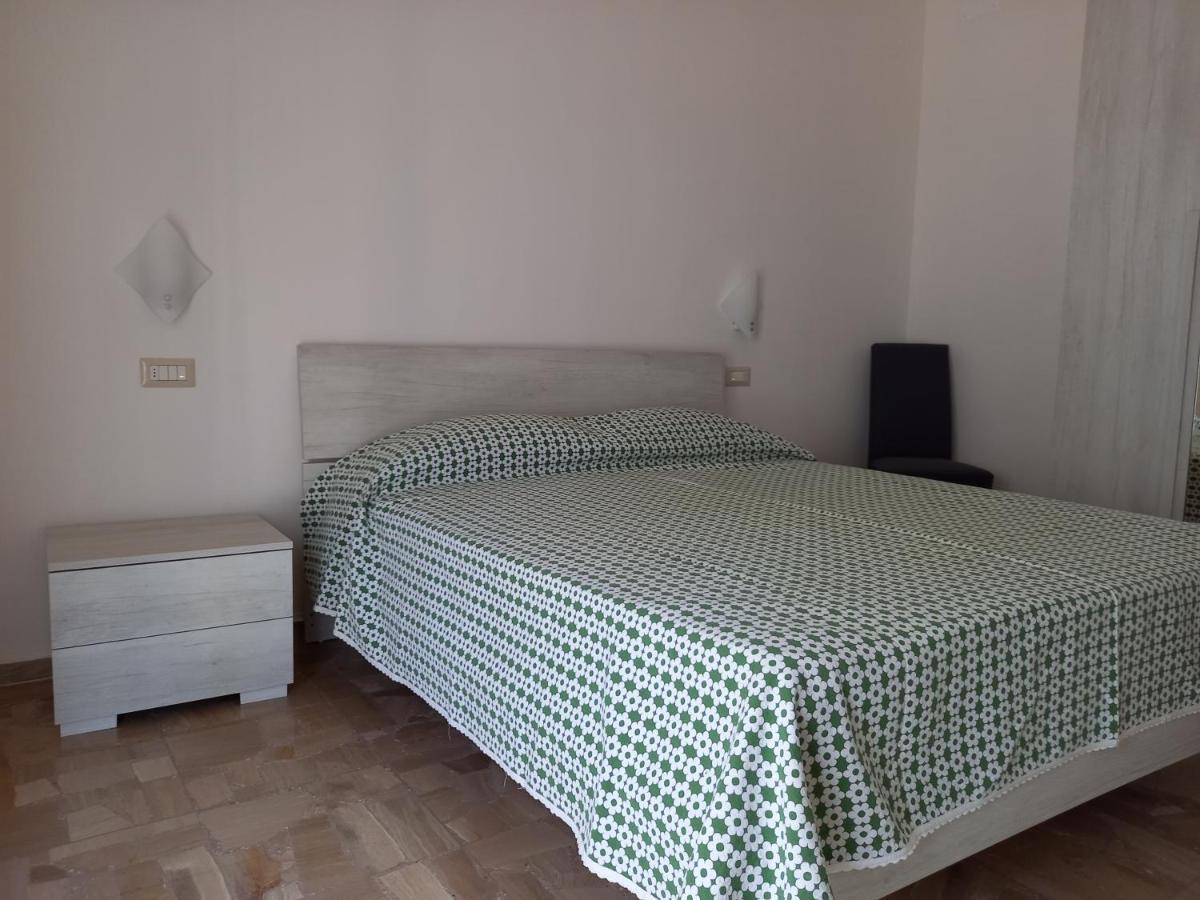 B&B La Vela Villa Rosa Di Martinsicuro Екстер'єр фото