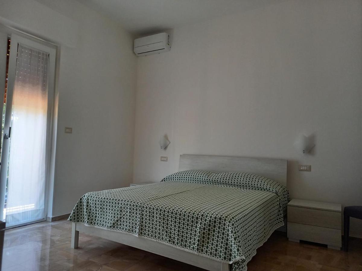 B&B La Vela Villa Rosa Di Martinsicuro Екстер'єр фото
