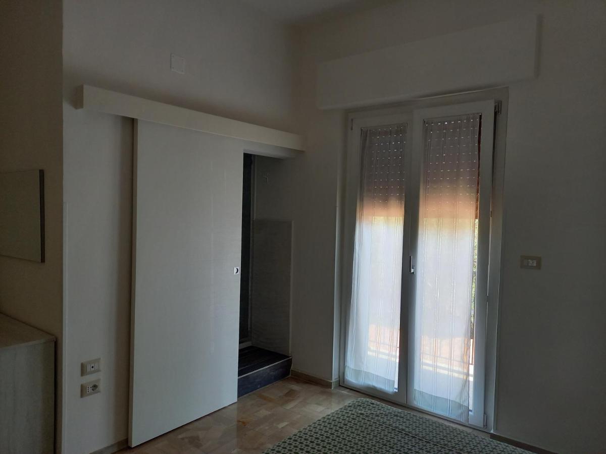 B&B La Vela Villa Rosa Di Martinsicuro Екстер'єр фото